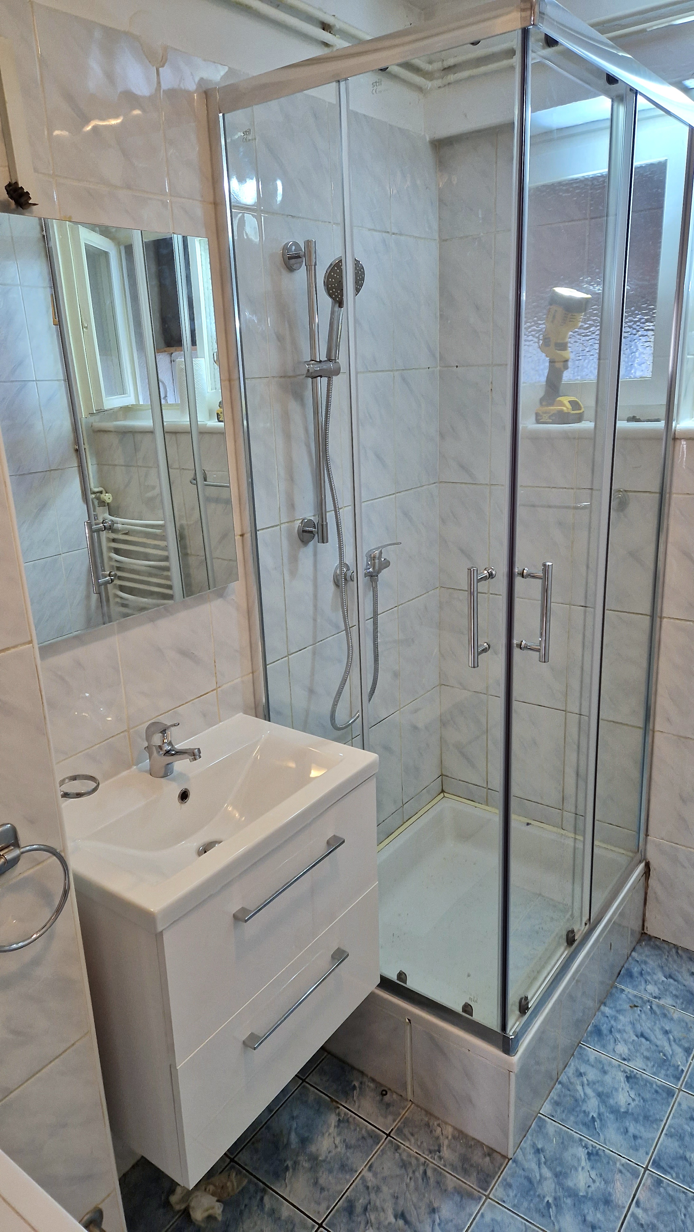 Montaža tuš kabine Zagreb – ugradnja i brtvljenje